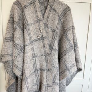 Eileen Fisher Mohair & Alpaca super soft gray sweater wrap